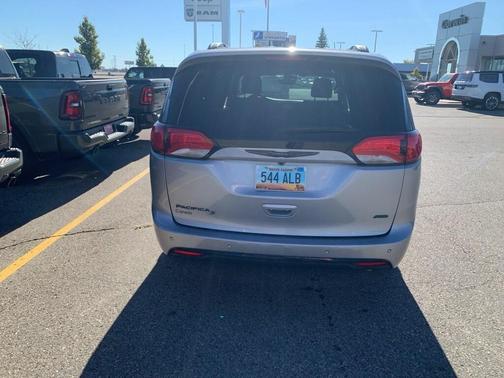 2020 Chrysler Pacifica L