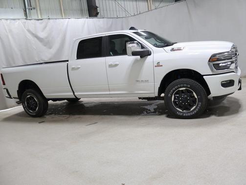 2025 RAM 2500 Laramie Crew Cab 4x4 8' Box