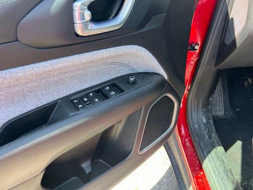 Redline Pearlcoat 2023 Jeep Compass Latitude