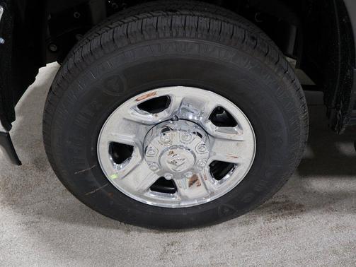 2025 RAM 2500 Tradesman Crew Cab 4x4 8' Box