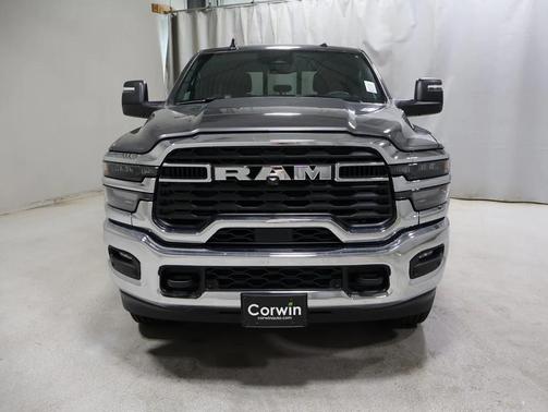 2025 RAM 2500 Tradesman Crew Cab 4x4 8' Box