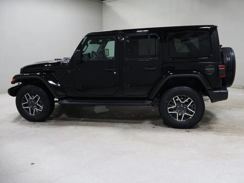 2026 Jeep Wrangler 4-Door Sahara 4x4