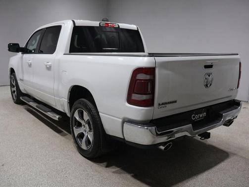 Ivory White Tri-Coat Pearlcoat 2023 RAM 1500 Laramie
