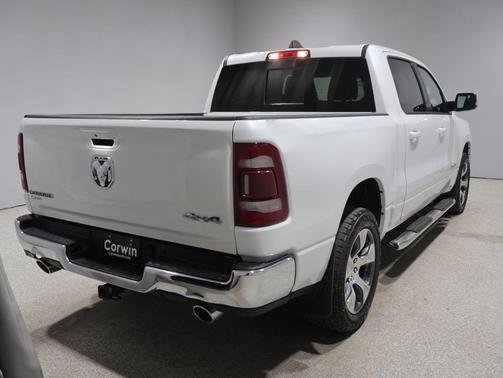 Ivory White Tri-Coat Pearlcoat 2023 RAM 1500 Laramie
