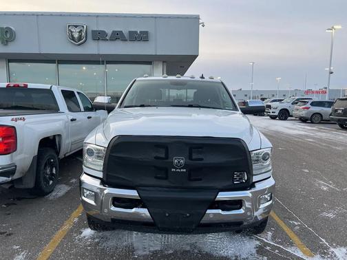 2017 RAM 2500 Laramie Crew Cab 4x4 6'4' Box