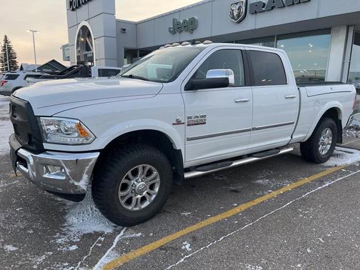 2017 RAM 2500 Laramie Crew Cab 4x4 6'4' Box