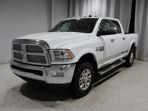 2018 RAM 2500 Laramie Crew Cab 4x4 6'4' Box