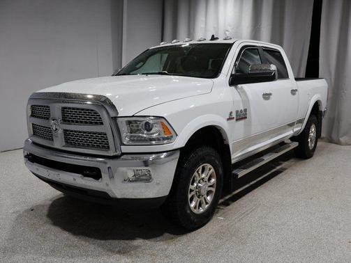 2018 RAM 2500 Laramie Crew Cab 4x4 6'4' Box