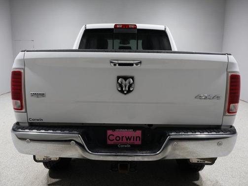 2018 RAM 2500 Laramie Crew Cab 4x4 6'4' Box