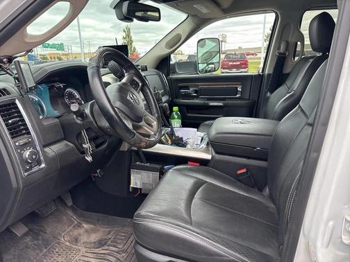 2018 RAM 2500 Laramie Crew Cab 4x4 6'4' Box