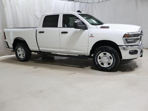 Bright White Clearcoat 2026 RAM 2500 Tradesman Crew Cab 4x4 6'4' Box