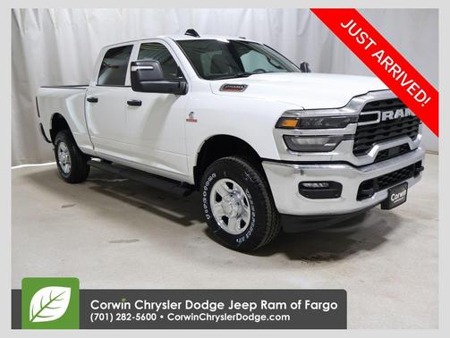 Bright White Clearcoat 2026 RAM 2500 Tradesman Crew Cab 4x4 6'4' Box