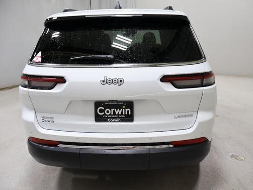 2025 Jeep Grand Cherokee L Laredo