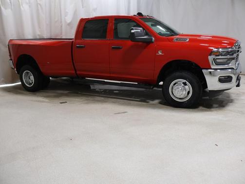 Flame Red Clearcoat 2026 RAM 3500 Tradesman Crew Cab 4x4 8' Box