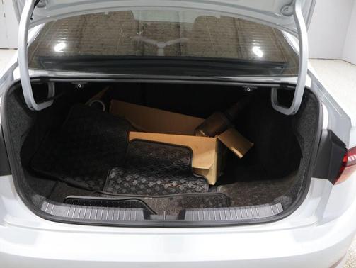 White Silver Metallic 2019 Volkswagen Jetta 1.4T R-Line