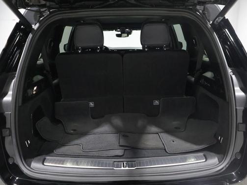 Diamond Black Crystal Pearlcoat 2023 Jeep Grand Cherokee L Overland