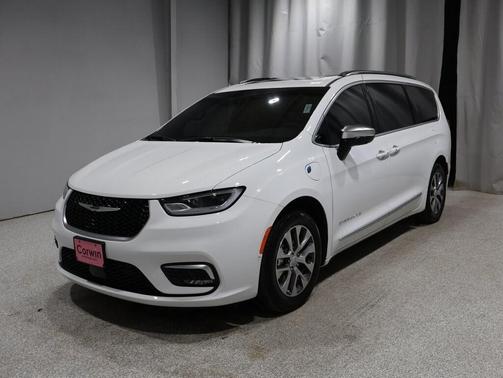 2025 Chrysler Pacifica L