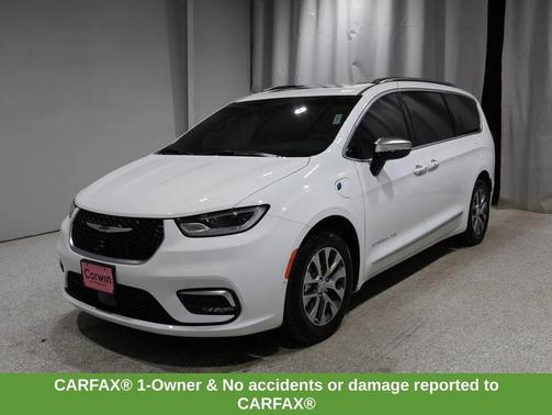 2025 Chrysler Pacifica L