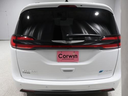 2025 Chrysler Pacifica L