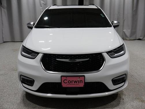 2025 Chrysler Pacifica L