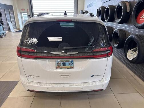 2025 Chrysler Pacifica L