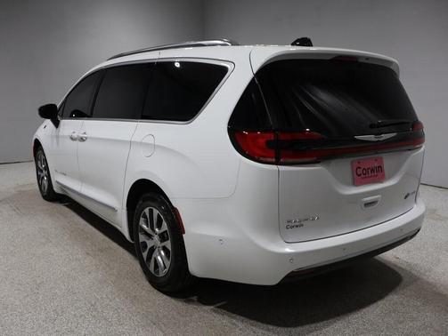 2025 Chrysler Pacifica L