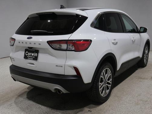 Oxford White 2022 Ford Escape SEL