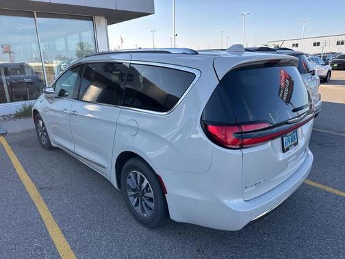 2021 Chrysler Pacifica Hybrid Limited