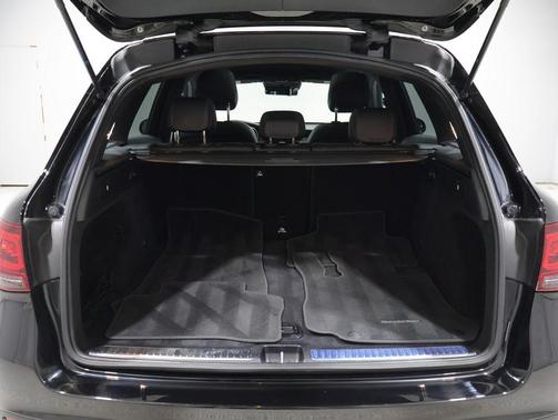 Black 2022 Mercedes-Benz GLC 300 4MATIC