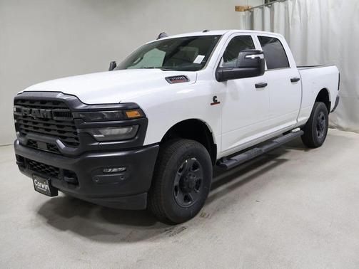 2025 RAM 3500 Tradesman Crew Cab 4x4 6'4' Box