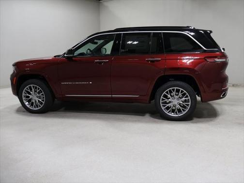 2025 Jeep Grand Cherokee Summit
