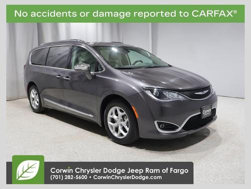 Granite Crystal Metallic Clearcoat 2019 Chrysler Pacifica Limited