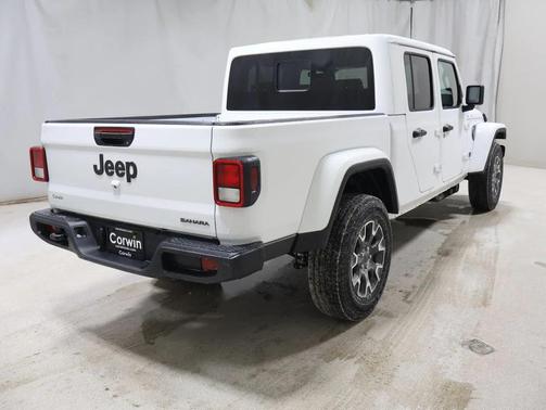 2026 Jeep Gladiator Sahara 4x4
