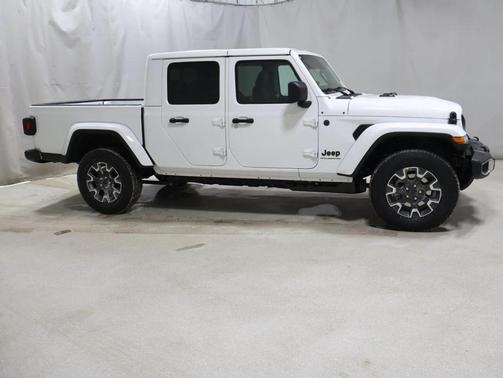 2026 Jeep Gladiator Sahara 4x4