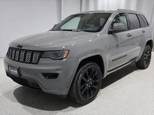 2022 Jeep Grand Cherokee Laredo