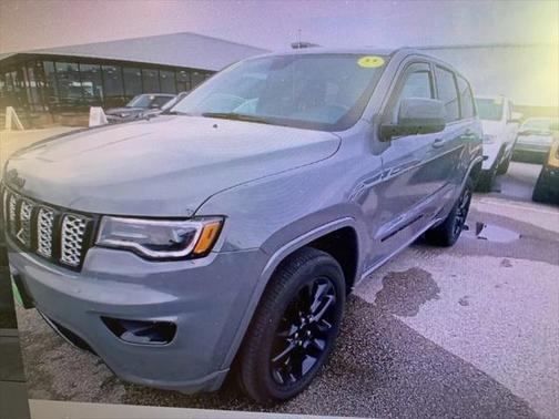 2022 Jeep Grand Cherokee Laredo
