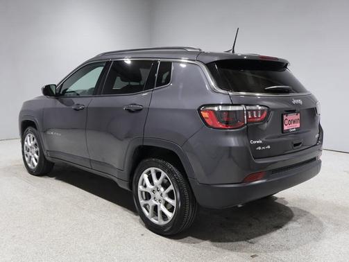 2024 Jeep Compass Latitude Lux