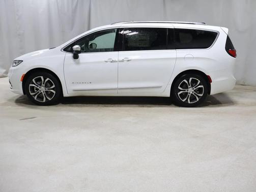 2026 Chrysler Pacifica L