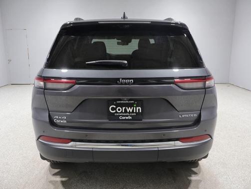 Baltic Gray Metallic Clearcoat 2023 Jeep Grand Cherokee Limited