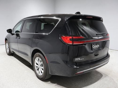 2025 Chrysler Pacifica L
