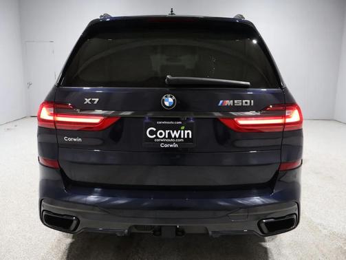2021 BMW X7 M50i