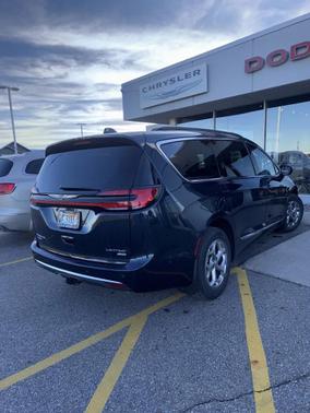 2023 Chrysler Pacifica Limited