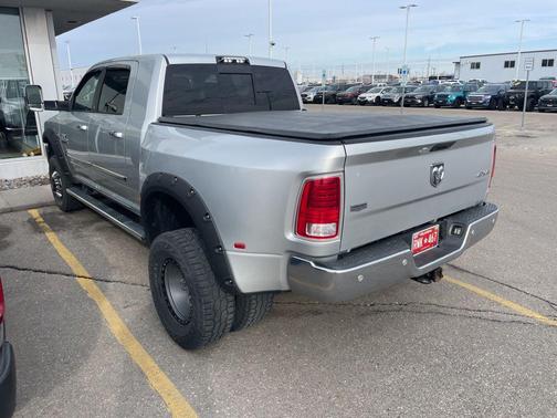 Bright Silver Metallic Clearcoat 2016 RAM 3500 Laramie