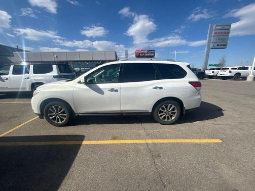 Moonlight White 2014 Nissan Pathfinder SL