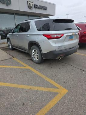 Silver Ice 2020 Chevrolet Traverse LT Cloth
