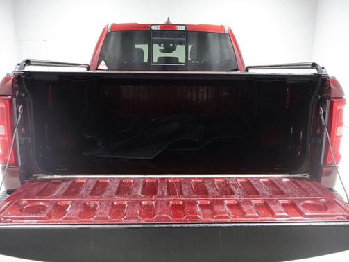 Delmonico Red Pearlcoat 2025 RAM 1500 Laramie