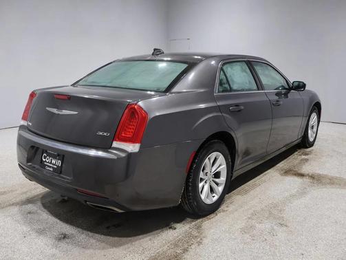 2015 Chrysler 300 Limited