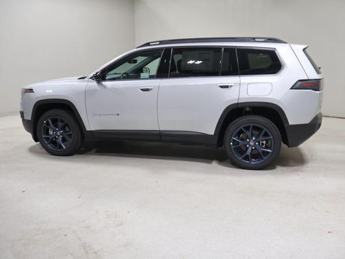 Silver Zynith Clearcoat 2026 Jeep Cherokee 85th Anniversary 4x4