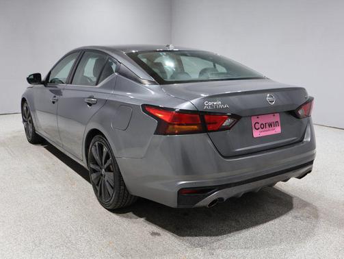 2020 Nissan Altima SR FWD