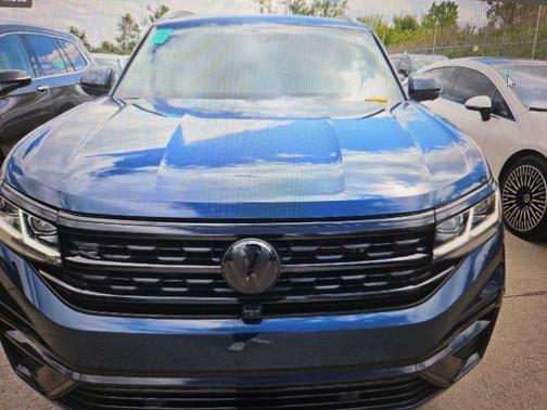 Tourmaline Blue 2022 Volkswagen Atlas Cross Sport 3.6L V6 SEL Premium R-Line